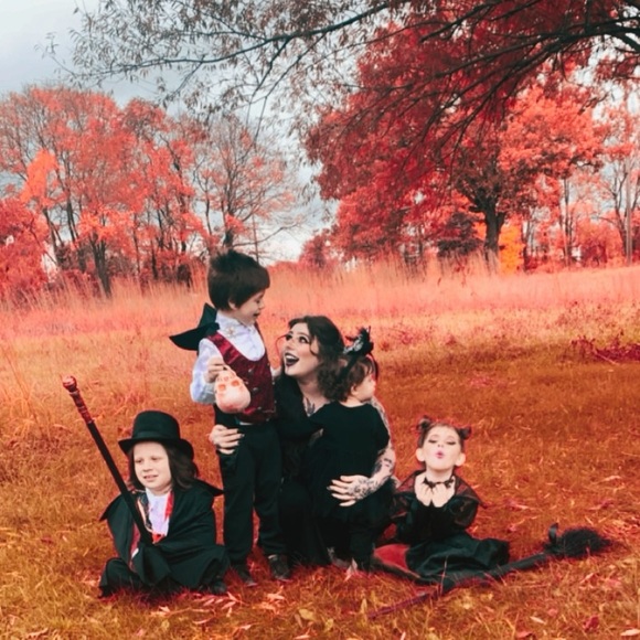 Meet your posher! - Picture 3 of 10